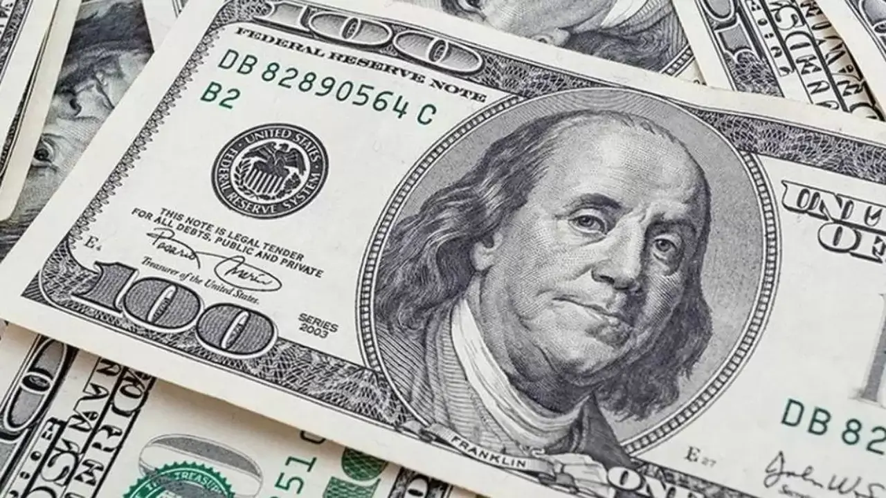سعر الدولار يتذبذب اليوم الإثنين 1 يونيو 2026